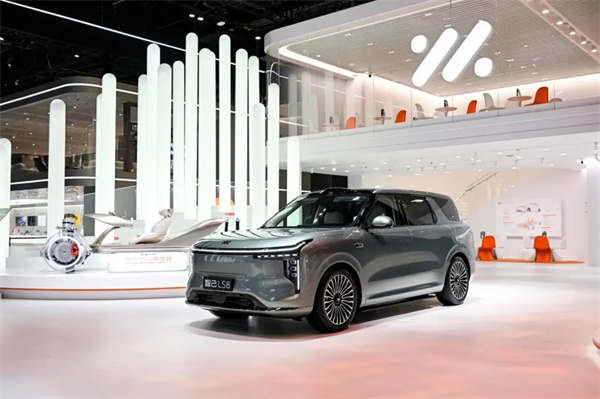 风雨之后见彩虹：上汽集团率先冲击"亿量级"